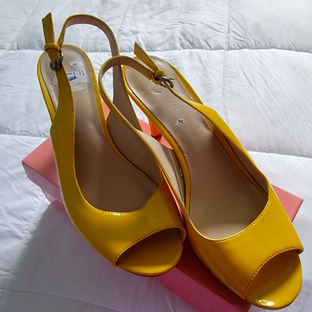 Woman's shoes